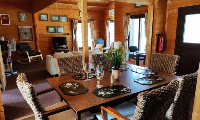 Vasa Koilaniou Cabin | The Cosy Mountain Cabin with Stunning Views in Kardama Forest