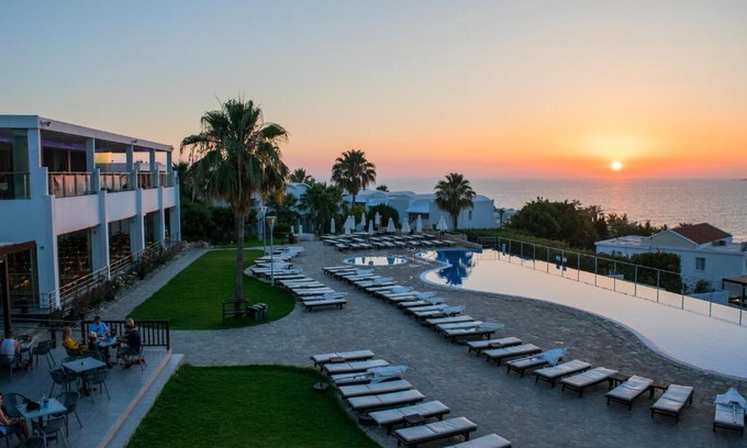 Kissonerga Hotel | Theo Sunset Bay Hotel