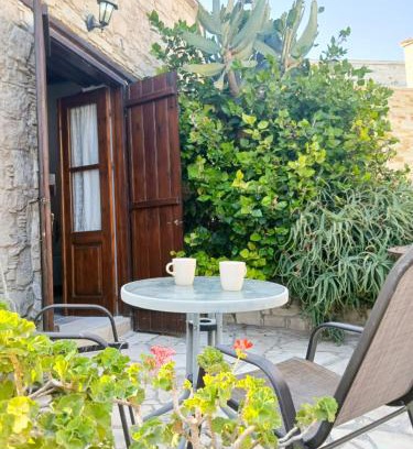 Skarinou Apartment | Traditional Cozy Retreat
