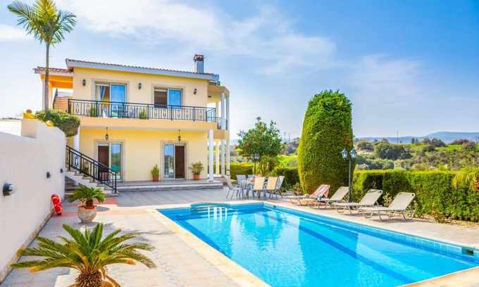 Latsi Villa | Villa ∙ 3 bedrooms ∙ 6 guests