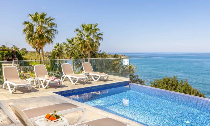 Pachyammos Villa | Villa ∙ 4 bedrooms ∙ 7 guests