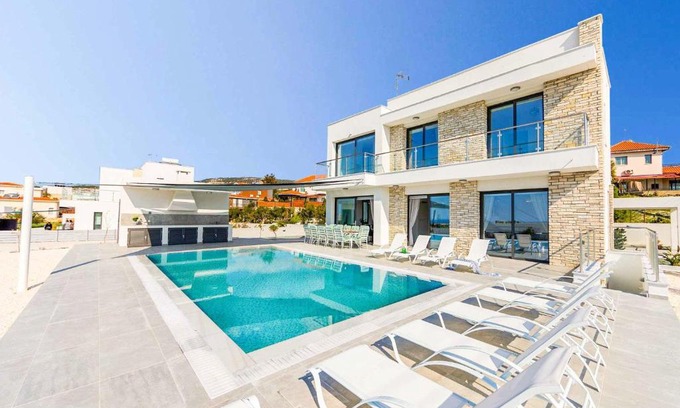 Peyia Town Villa | Villa Andromeda