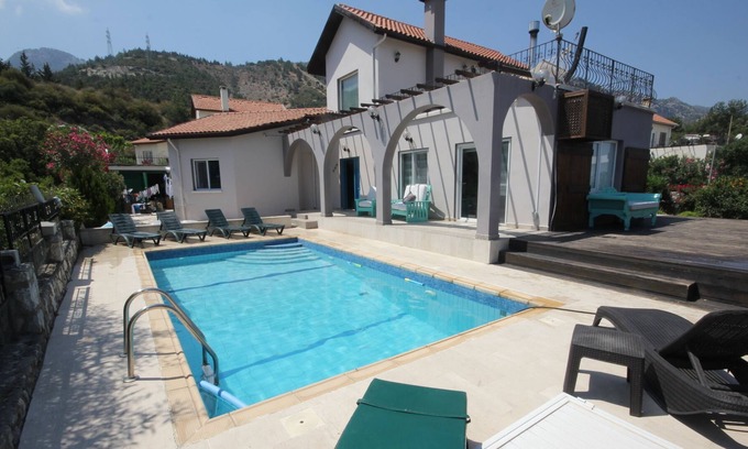 Kyrenia Villa | Villa Duba great outdoor dining area