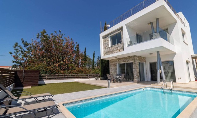 Kissonerga House | Villa Orchid: 3 Bedroom modern villa with a private pool and stunning sea views!