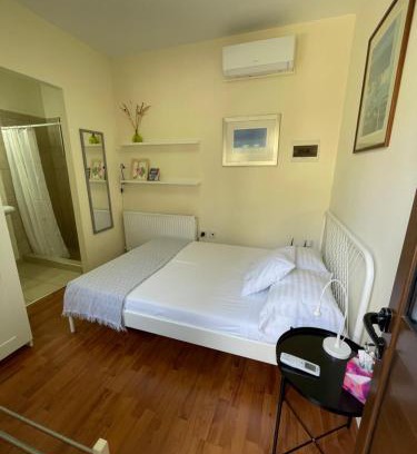 Larnaca Apartment | Yard room with private entrance