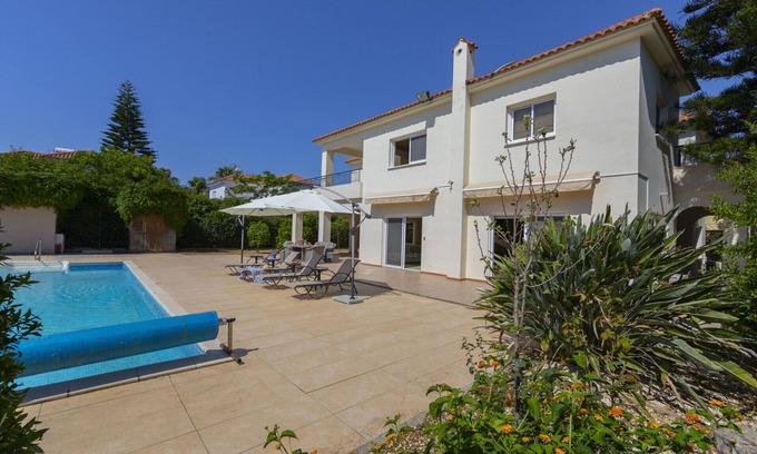 Pervolia Villa | You and Your Family will love this Beachfront Villa, Larnaca Villa 1400
