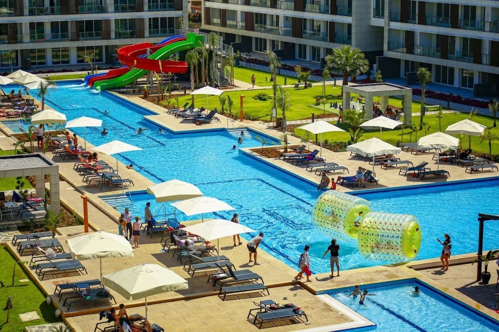 Trikomo Apartment | Studio Flat w Pool, Balcony Near Beach in Iskele