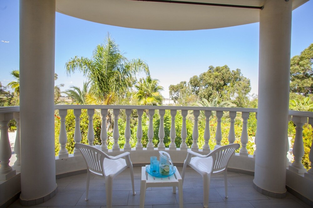 Larnaca Villa | Meneou Beachfront Villa Sunset