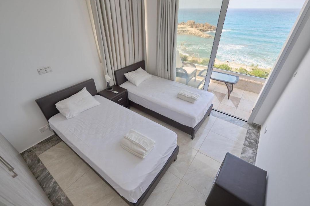 Kissonerga House | Holiday Home Olymp Luxus-Villa by Interhome