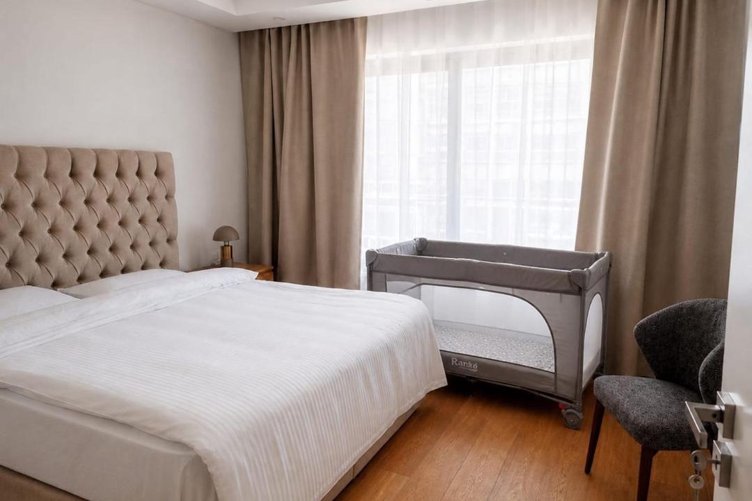 Neapolis Apartment | PEARL Premium Suite - 150m Beach & Free Parking