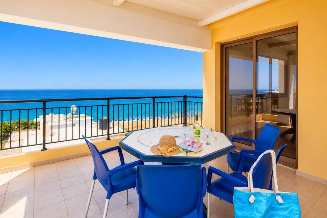 Pomos Villa | Villa Serena
