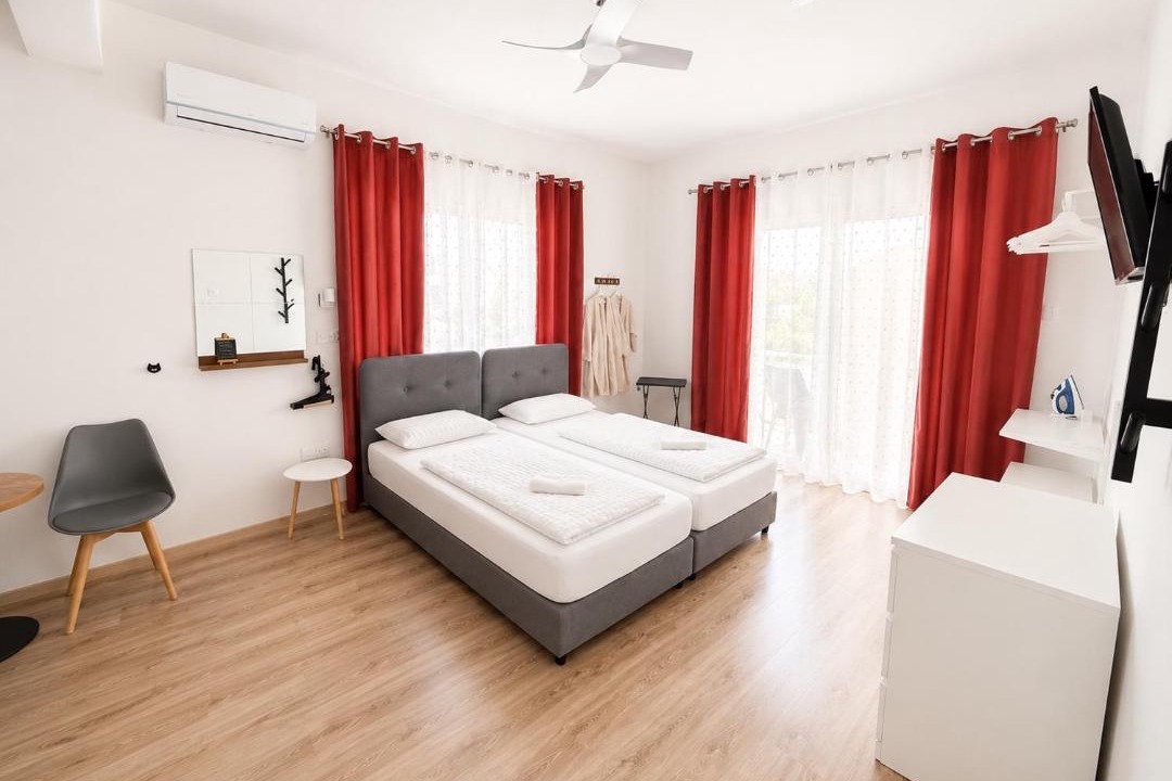 Historical Center Apartment | Smart Comfort StudioN5 private Kitchenette Bathroom Beach 250m Marina Port Old City 900m