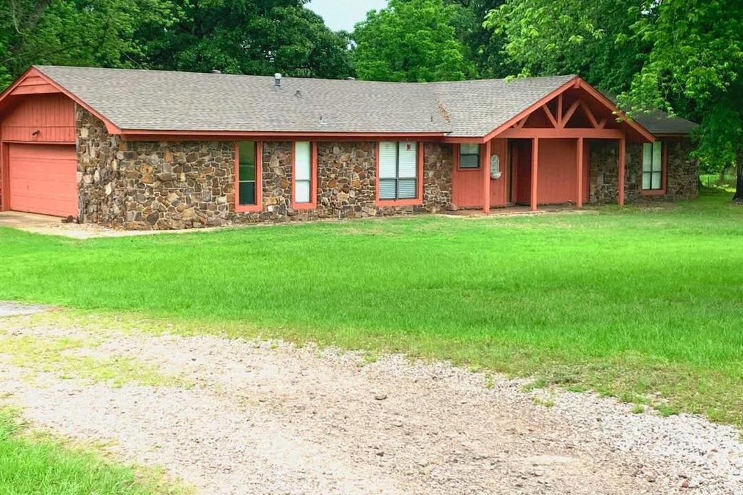 Cecil House | Farm Family Living in Lavaca