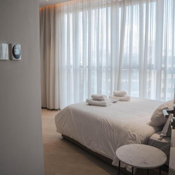 City Centre Apartment | 360 Luxury One Bedroom Suite