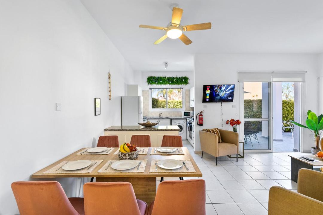 Universal Apartment | Iris Bloom Holiday Apartment