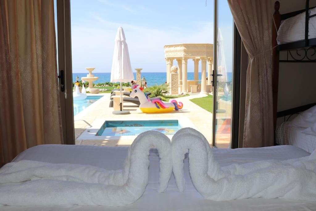 Ayia Marina Chrysochous Villa | Luksuzna Vila ob plaži z bazenom