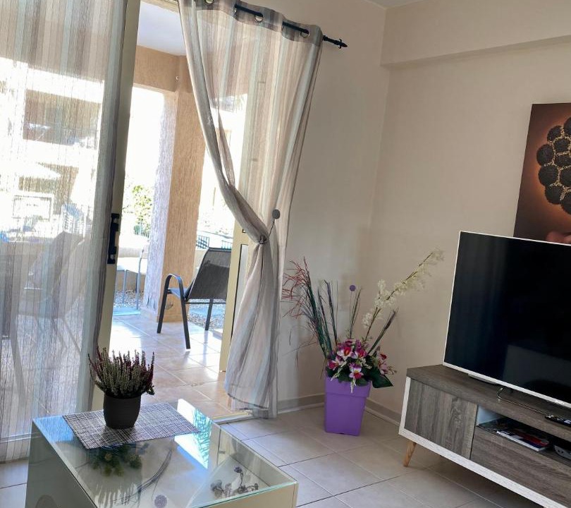 Old Town Apartment | Royal Seacrest apartment with garden G5