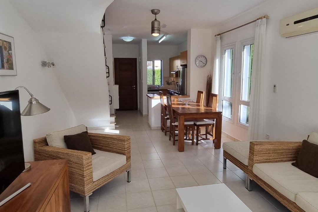 Polis House | Cyprus 2 beds ensuite pool patio wifi parking