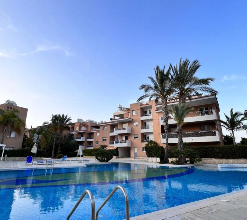 Universal Apartment | Iris Village