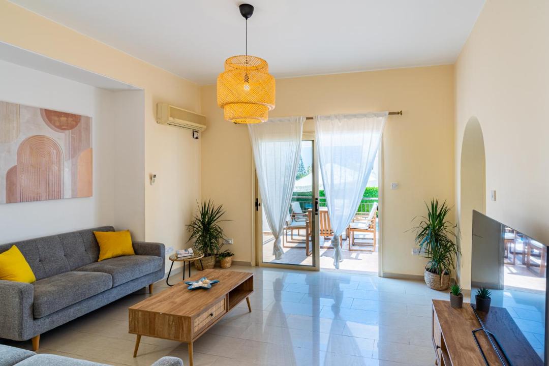 Pegeia Villa | Coralia Dreams Villa - Central Coral Bay, 5 mins walking to Main strip, 2 mins to the Beach