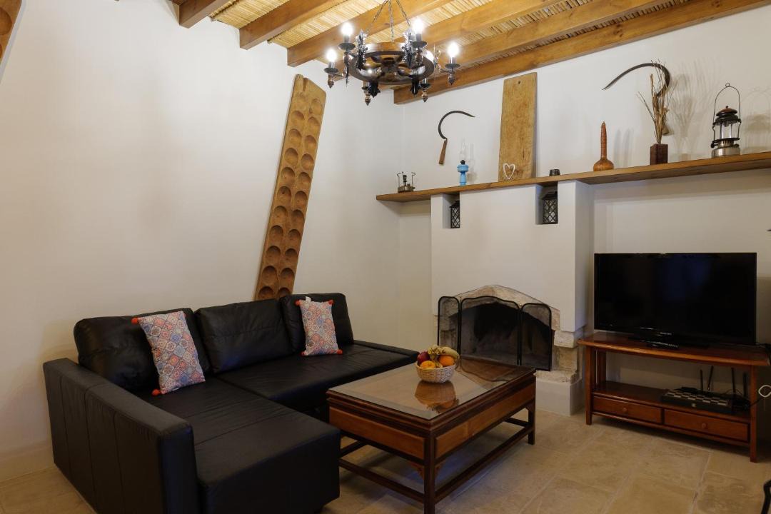 Kallepia Villa | Stonehouse with private swimming pool