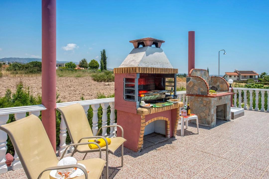 Peyia Town Villa | Villa Veronika by Villa Plus