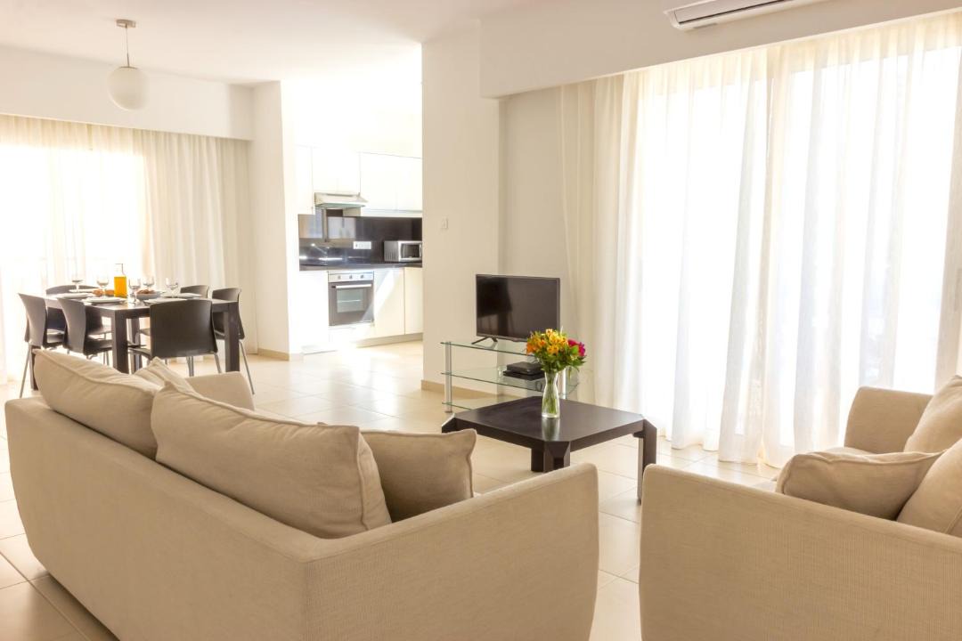 Universal Apartment | Elysia Park