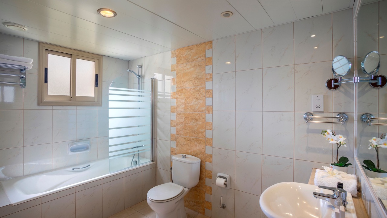 Photo of Bathroom in Geroskipou