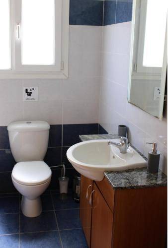 Photo of Bathroom in Neapolis