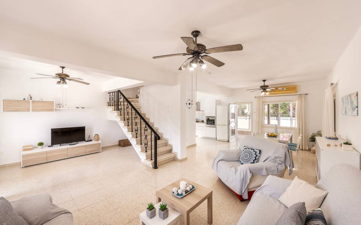 Photo of Livingroom in Ayia Thekla