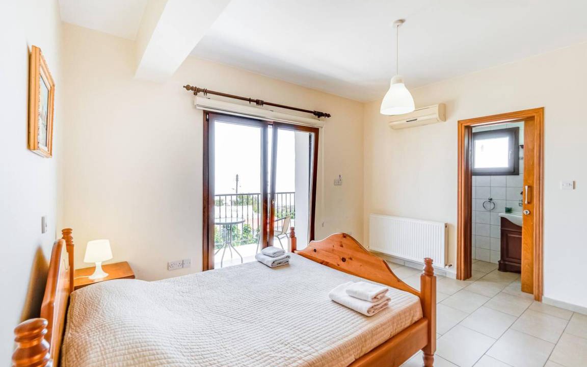 Photo of Bedroom in Droushia
