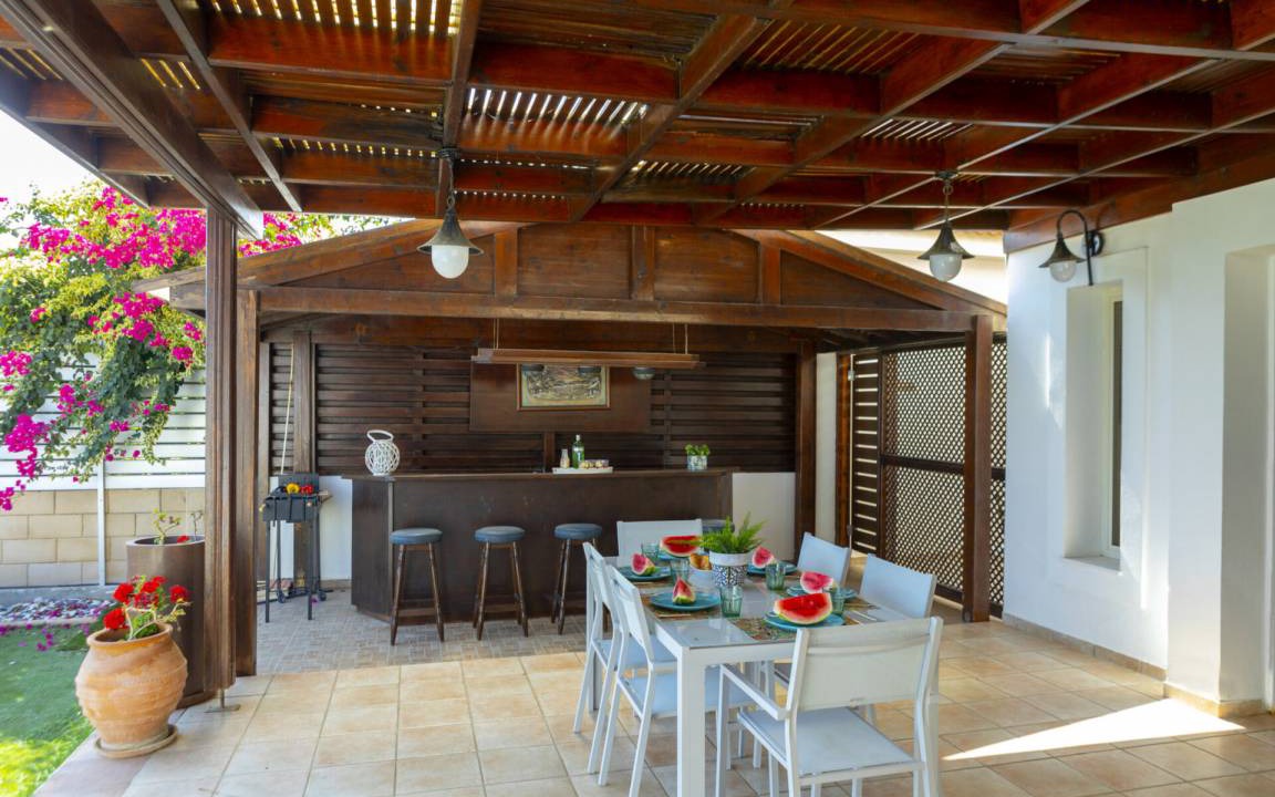 Photo of Patio Balcony in Meneou