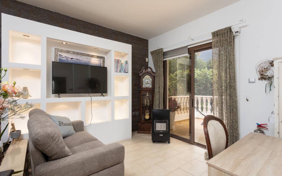 Photo of Livingroom in Pomos