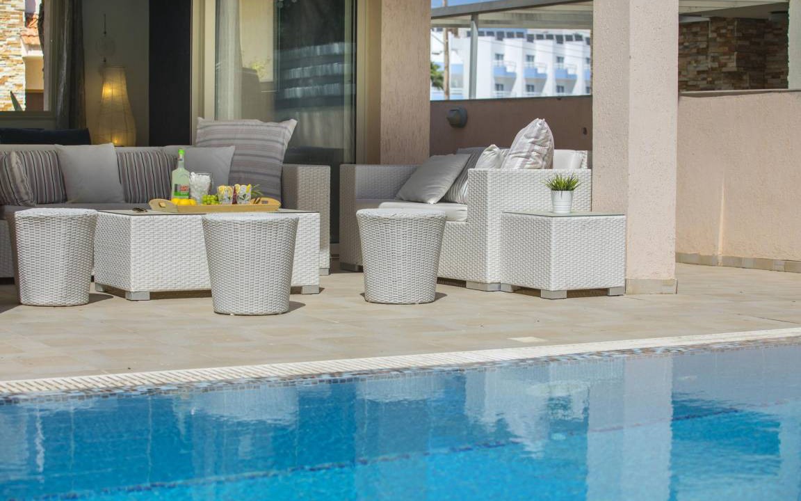 Photo of Patio Balcony in Pernera