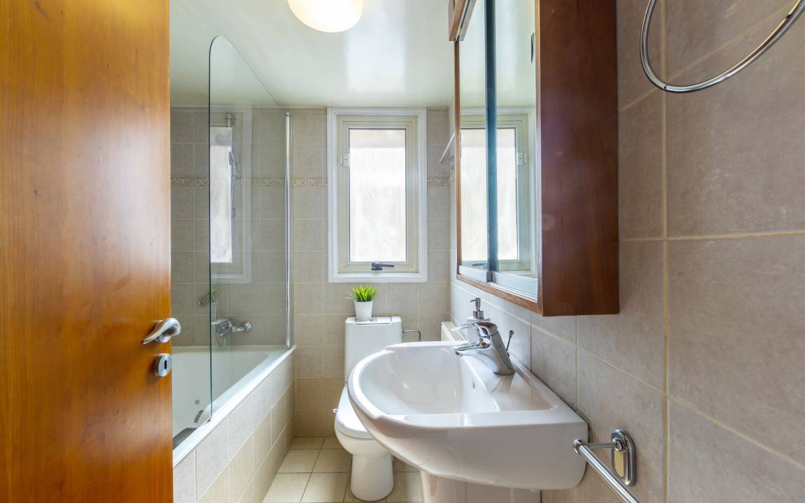 Photo of Bathroom in Meneou