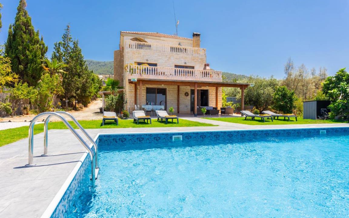 Photo of Outdoor in Pomos