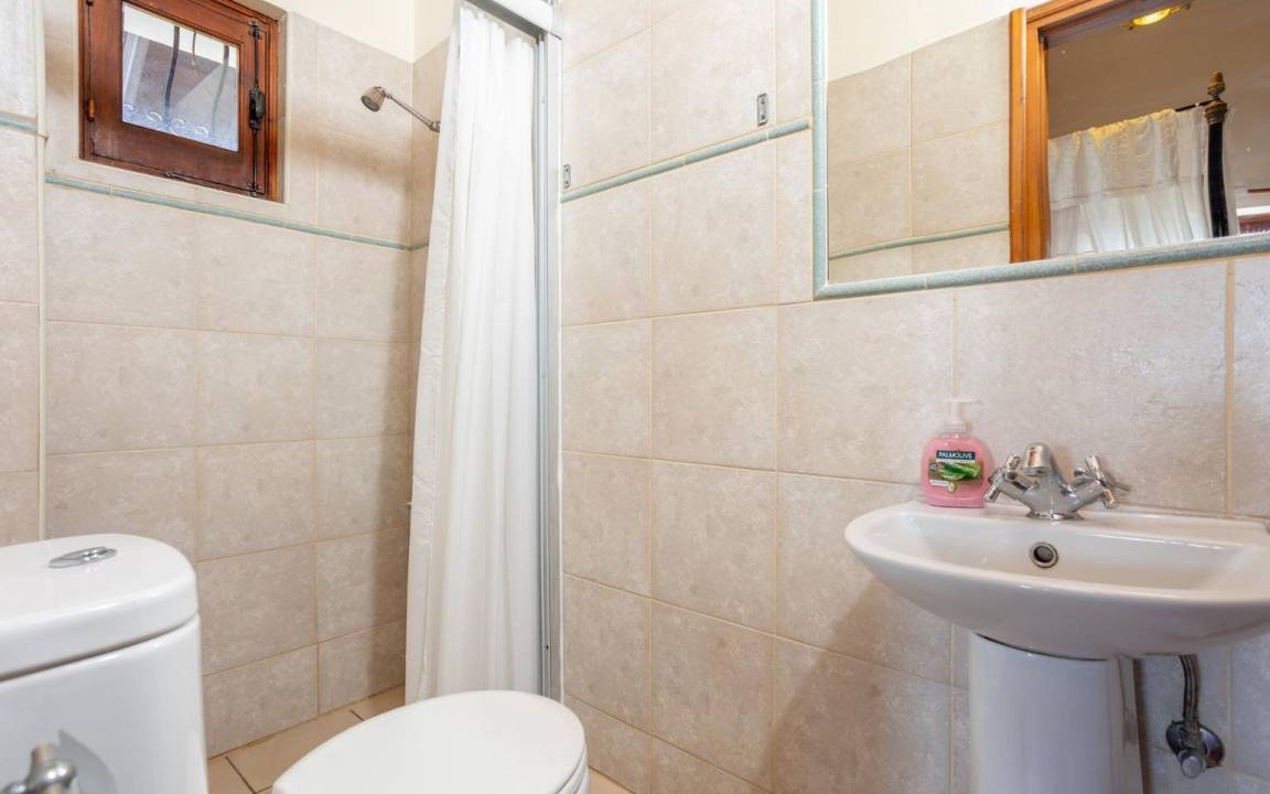 Photo of Bathroom in Pomos