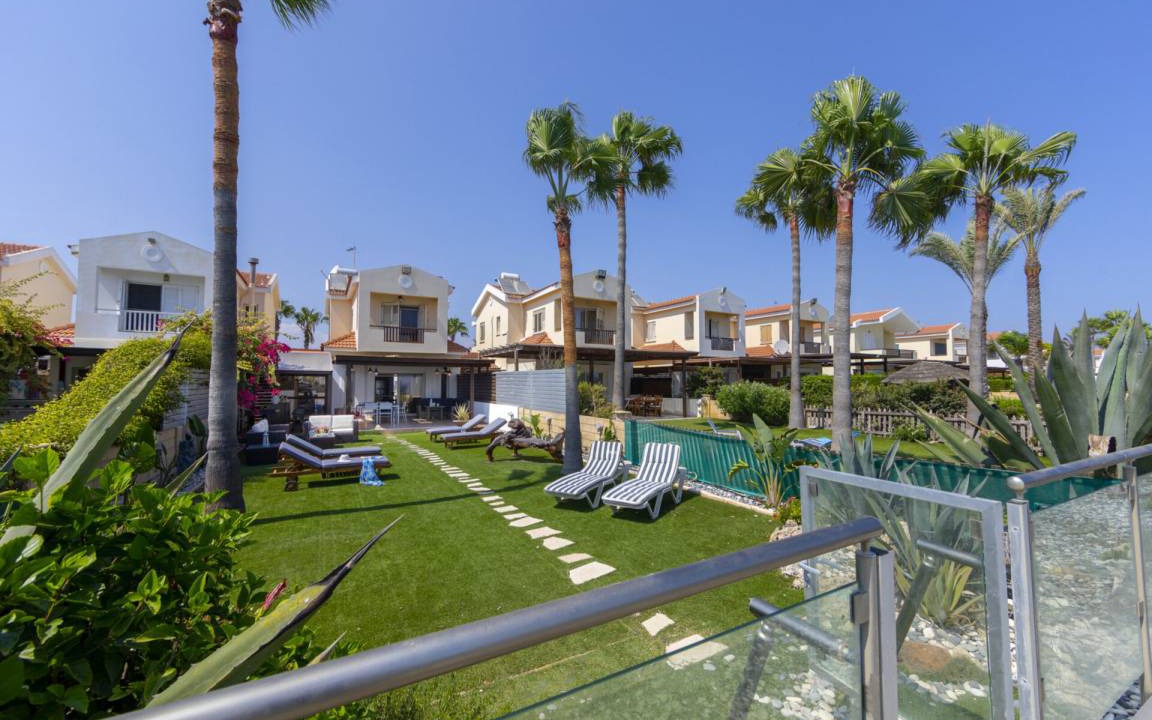 Photo of Patio Balcony in Meneou