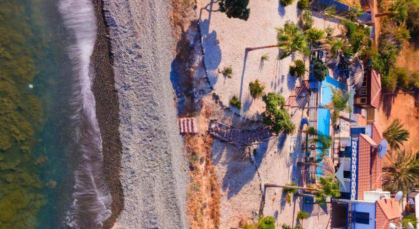 Photo of Others in Pomos