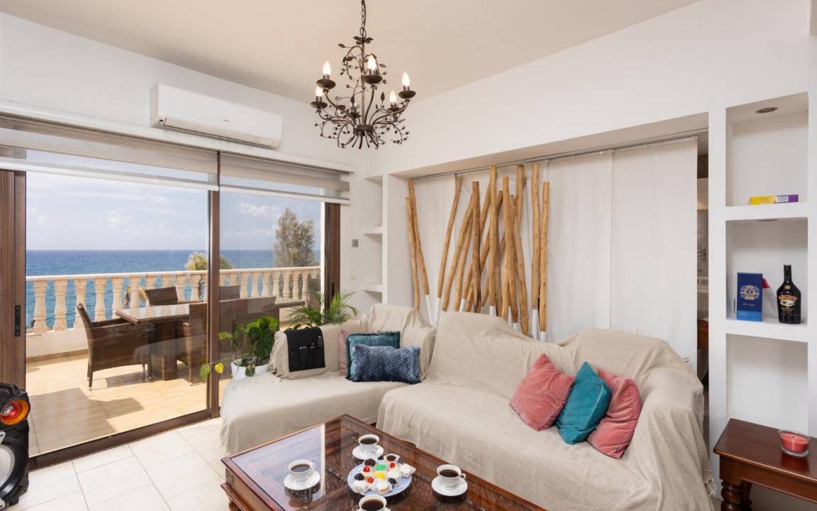Photo of Livingroom in Pomos