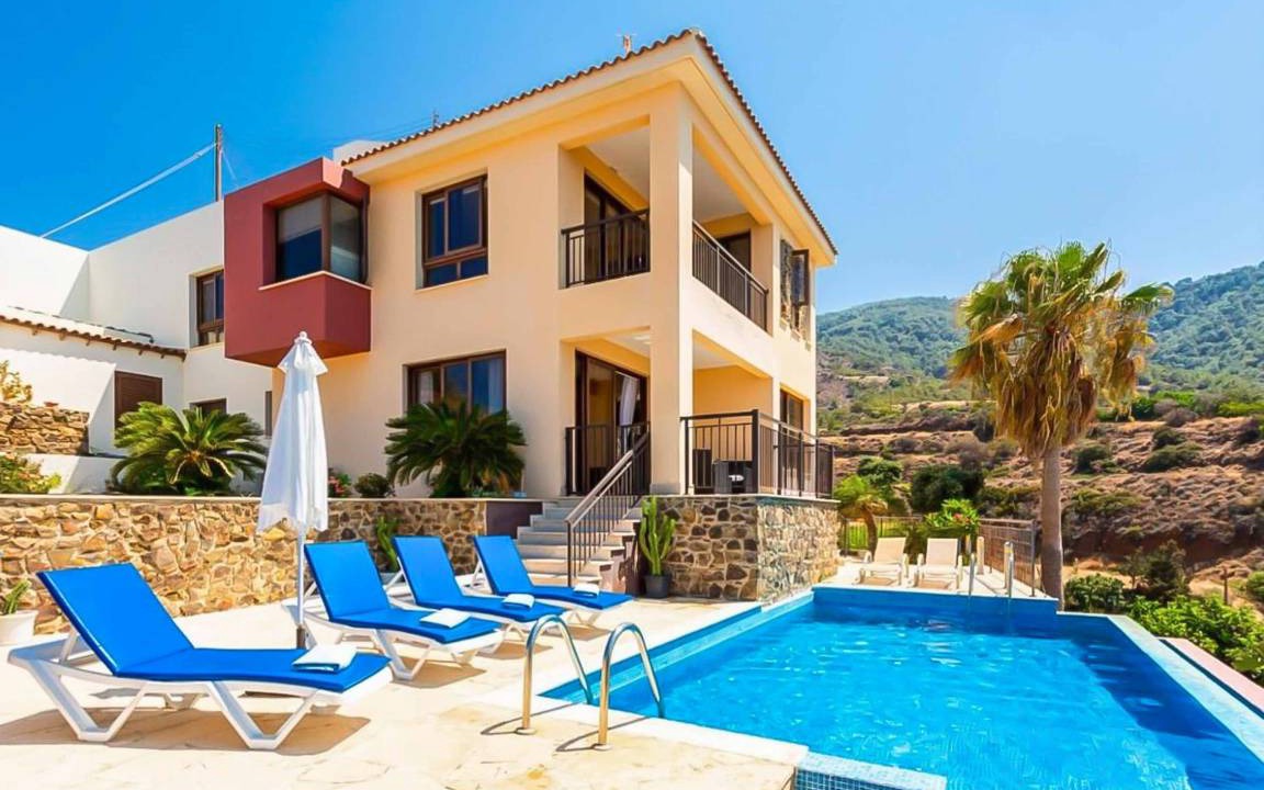 Photo of Others in Pomos