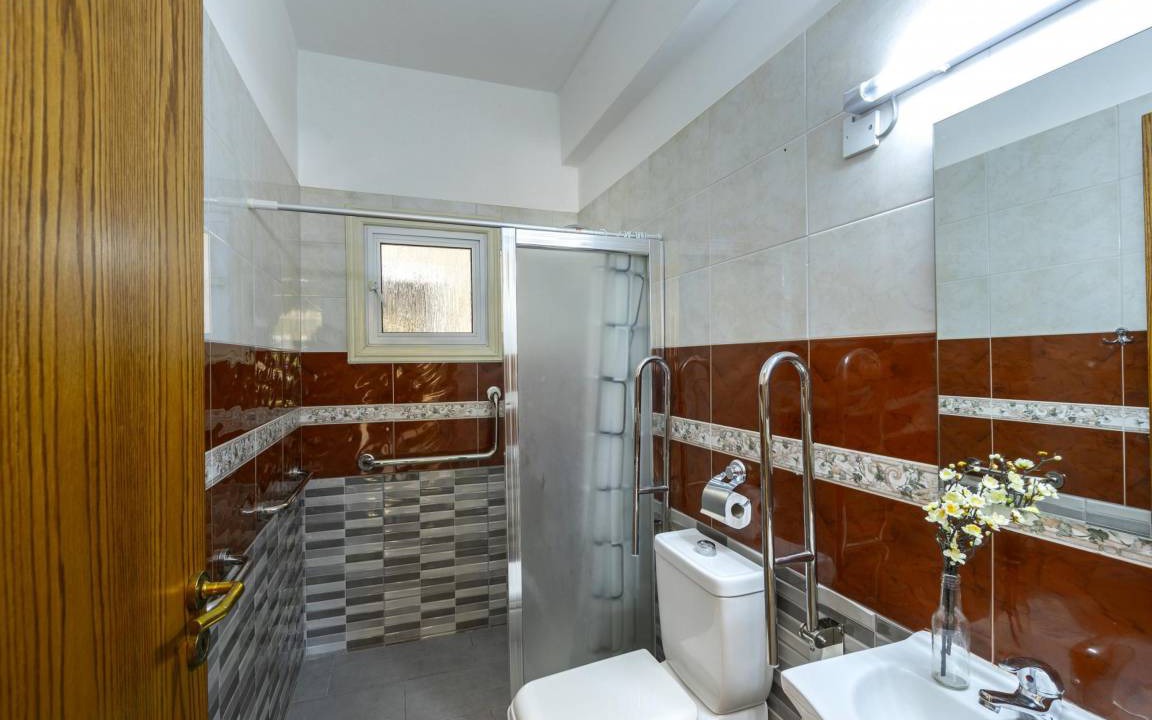 Photo of Bathroom in Pervolia