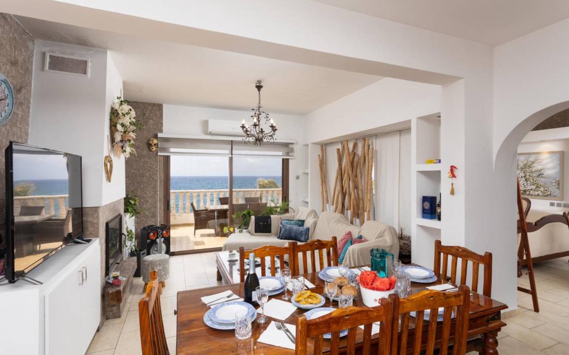 Photo of Livingroom in Pomos