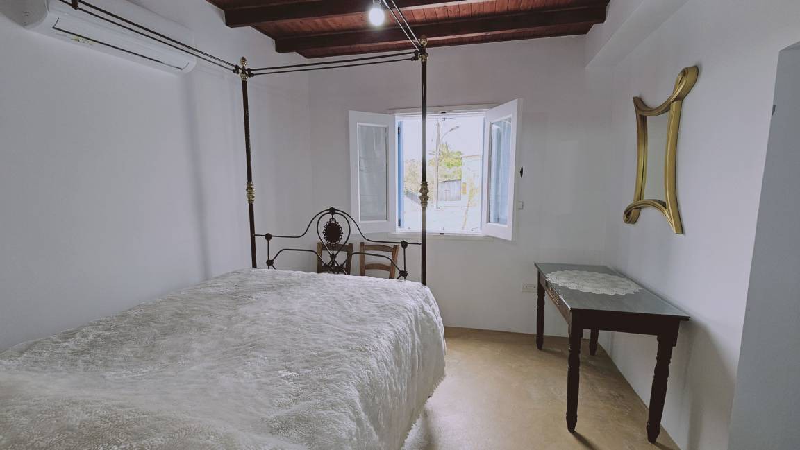 Photo of Bedroom in Droushia