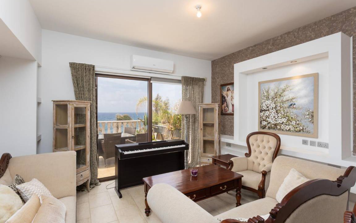 Photo of Livingroom in Pomos