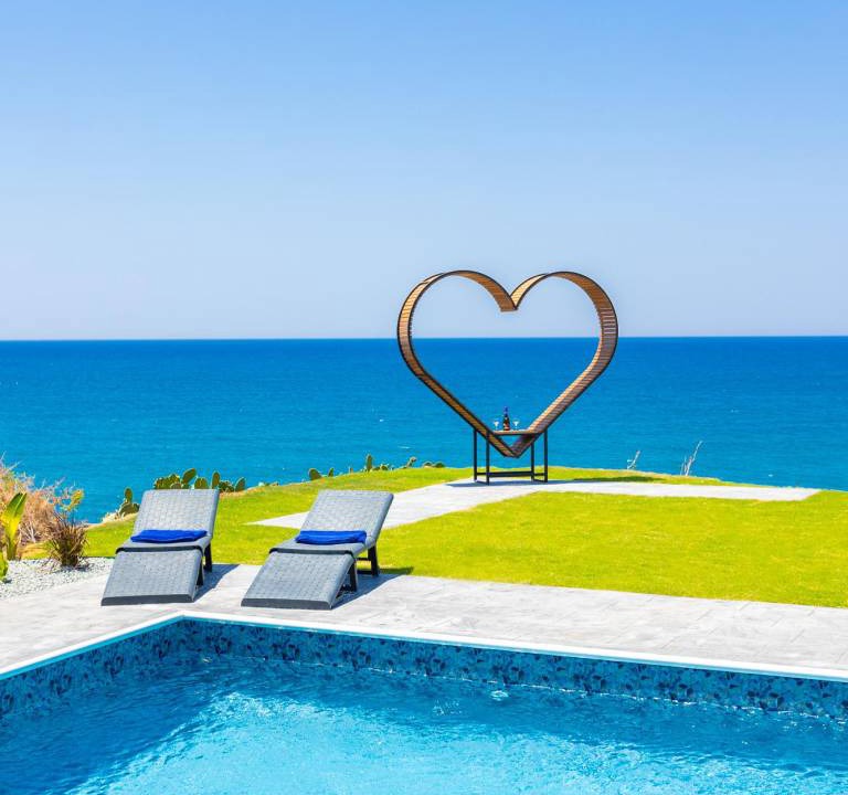 Photo of Outdoor in Pomos