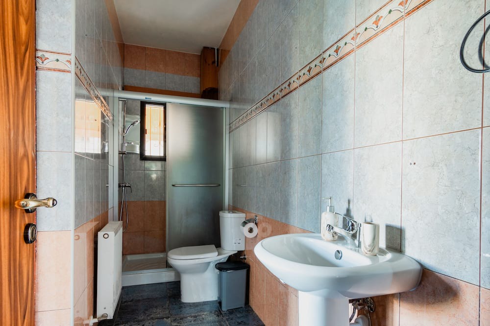 Photo of Bathroom in Ypsonas
