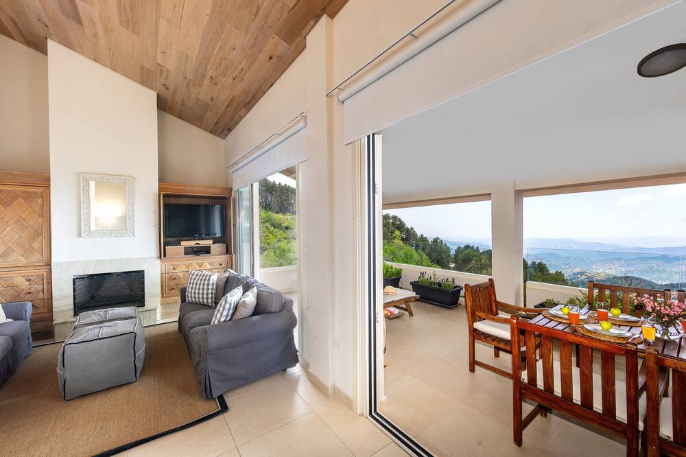 Photo of Livingroom in Prodromos