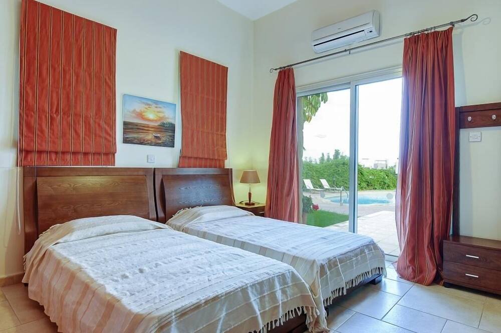 Photo of Bedroom in Latchi