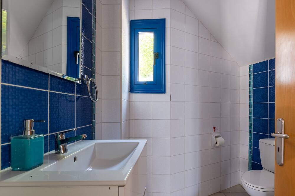 Photo of Bathroom in Agios Georgios Pegeias
